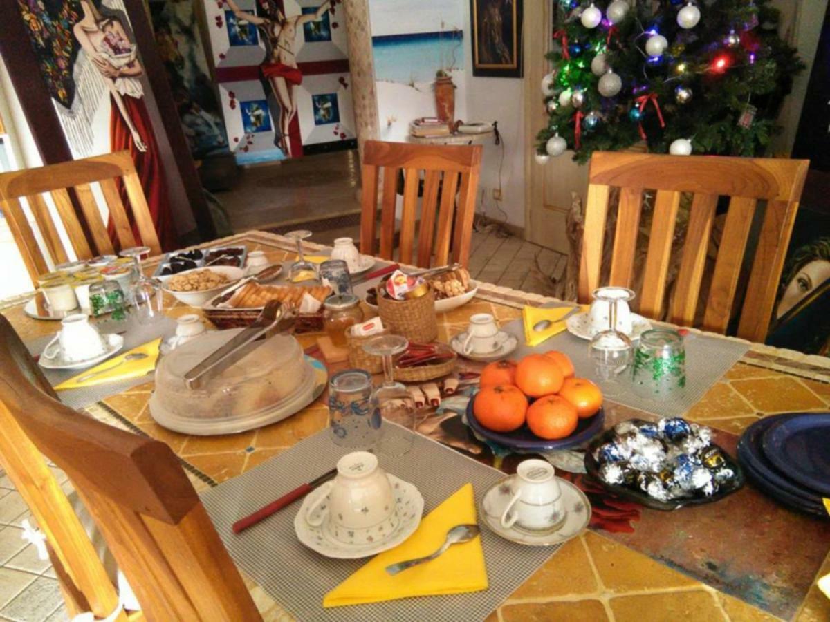 אוציירי Casa D' Artista B&B מראה חיצוני תמונה