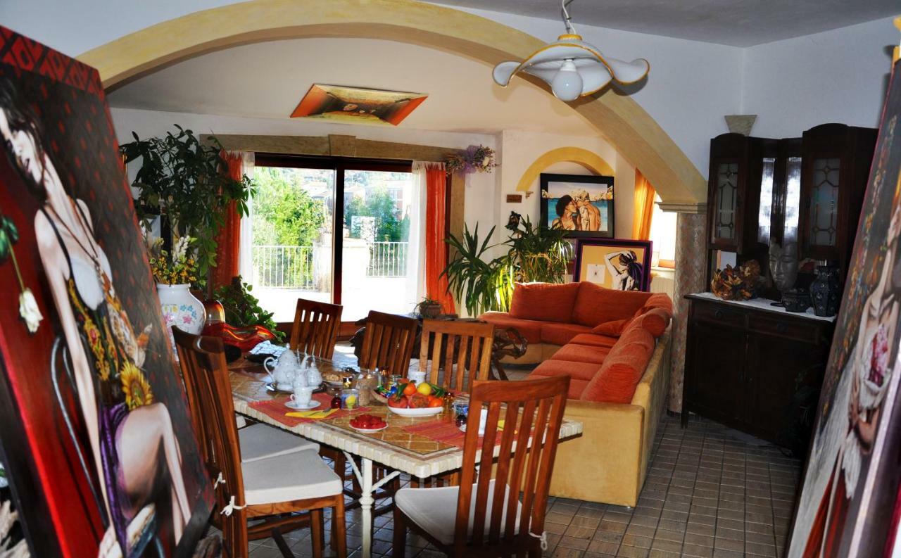אוציירי Casa D' Artista B&B מראה חיצוני תמונה