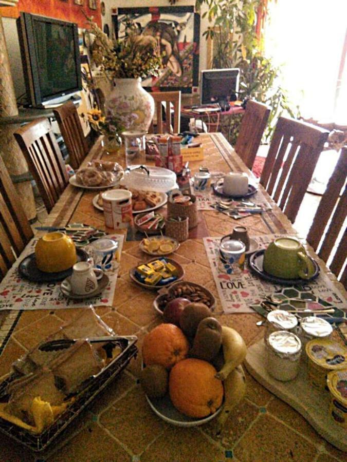אוציירי Casa D' Artista B&B מראה חיצוני תמונה