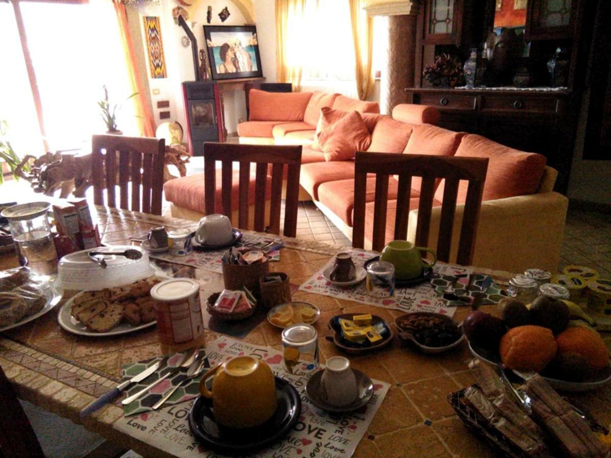 אוציירי Casa D' Artista B&B מראה חיצוני תמונה
